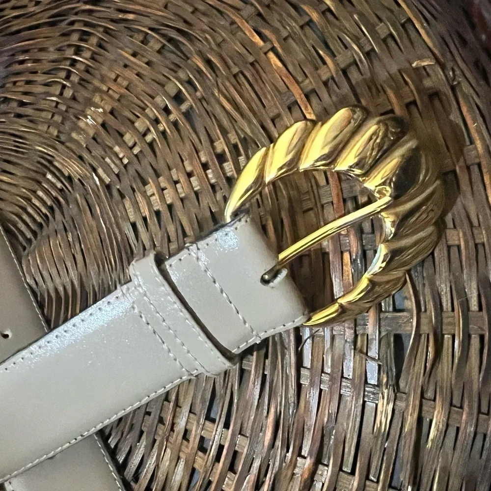 Tan Leather Belt with Gold Buckle by Magid, sz M